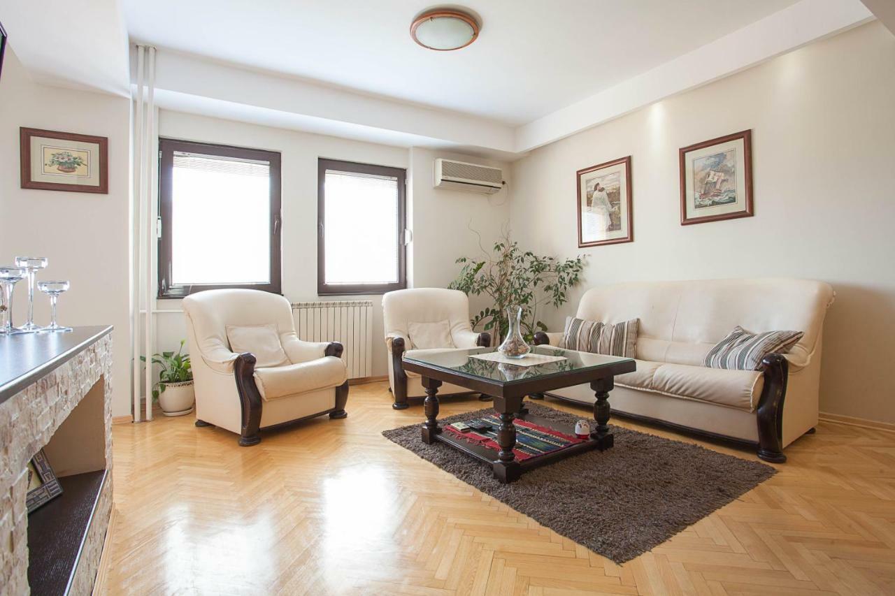 White Apartment Üsküp Dış mekan fotoğraf